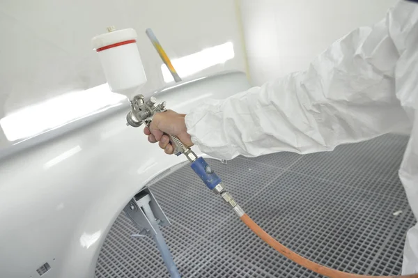Paint airbrush lacking automotive part — Stock Image Paint airbrush lacking automotive part Stock Image