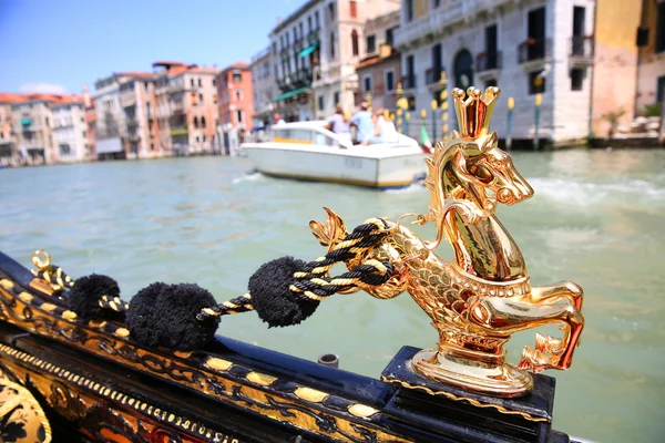 Gondola sull'acqua — Foto Stock