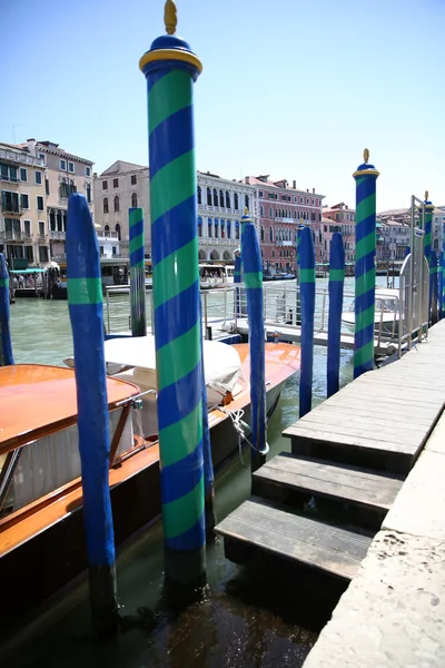 Lodě v canal grande — Stock fotografie