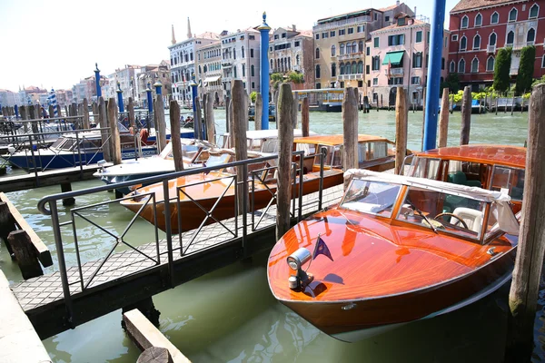 Boats on Canal grande — Stock Photo, Image