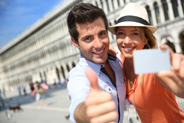 Coppia in Piazza San Marco — Foto Stock