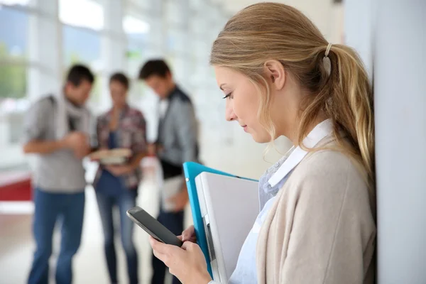 Woman sending text message — Stock Photo, Image