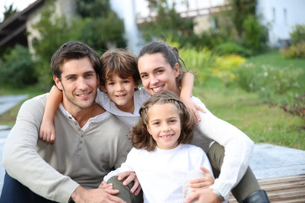 Padres con hijos — Foto de Stock