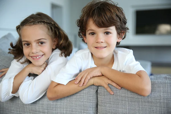 Hermano y hermana — Foto de Stock