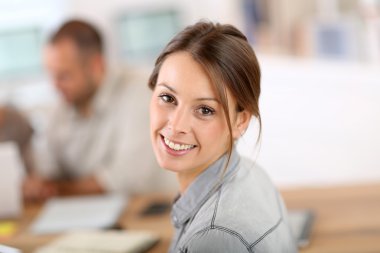 kadın kadrolu iş eğitim sınıfı