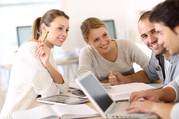 People studying together in library — Stock Photo, Image