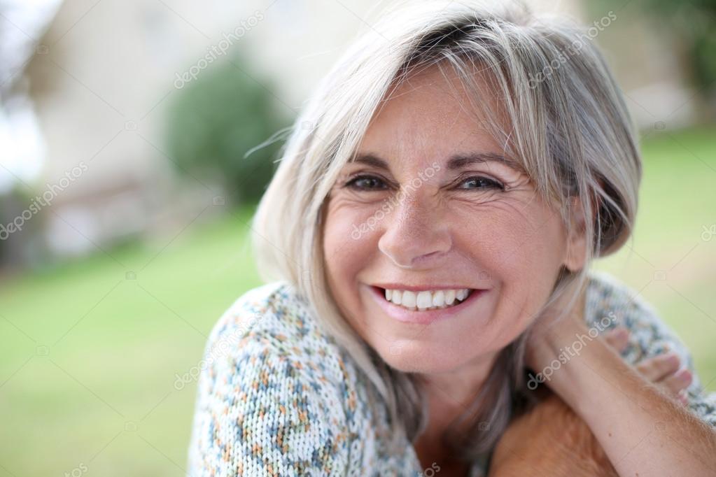 Bilder von reifen frauen