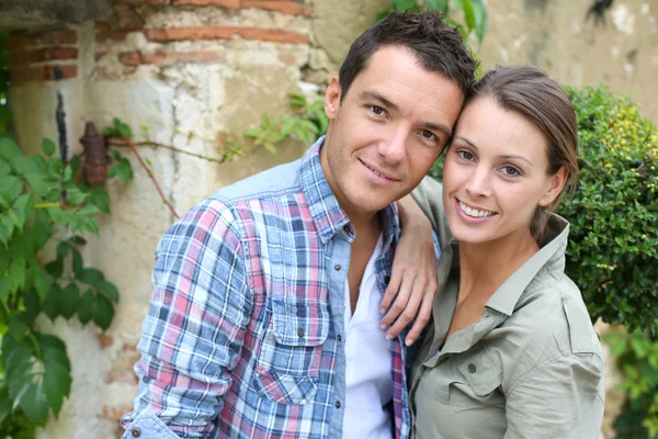 Sweet couple in countryside — Stock Photo, Image