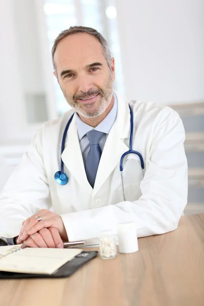 Handsome mature doctor — Stock Photo, Image