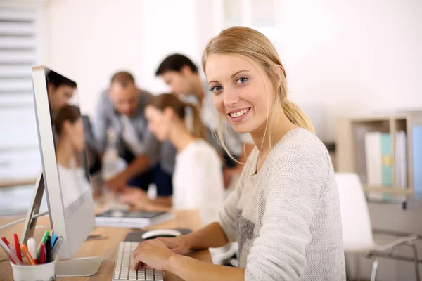 Beautiful office worker — Stock Photo, Image