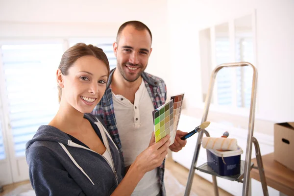 Couple in new house — Stock Photo, Image