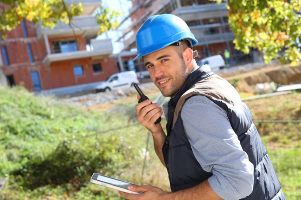 Foreman with walkie talkie — Stock Photo, Image