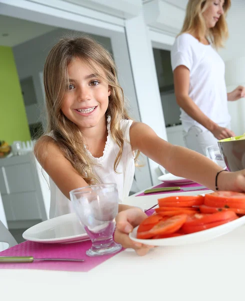 Niedliches kleines Mädchen — Stockfoto