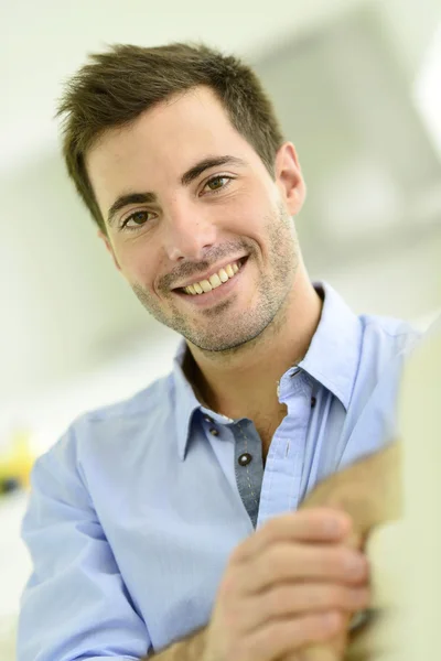 Retrato del hombre guapo —  Fotos de Stock