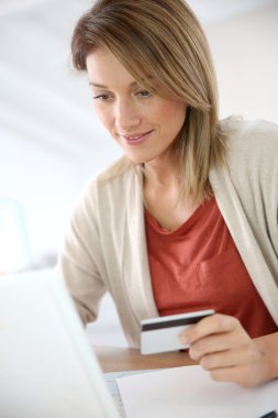 kadınla internetten alış