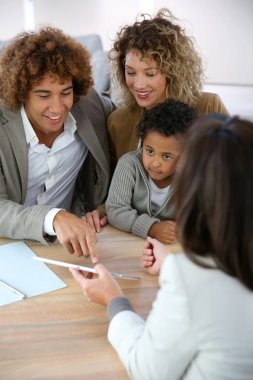 Aile toplantısı emlakçı
