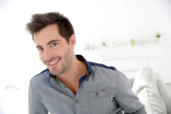 Smiling handsome man — Stock Photo, Image