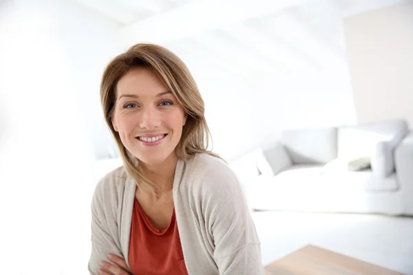 Volwassen vrouw — Stockfoto