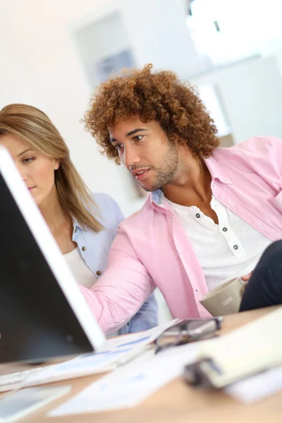 People working on project — Stock Photo, Image