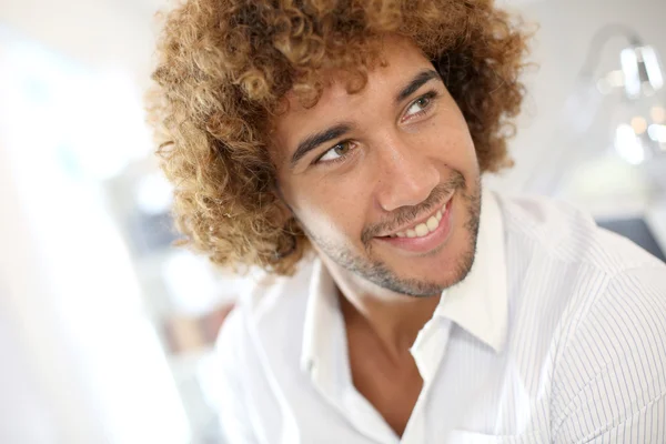 Handsome smiling man — Stock Photo, Image