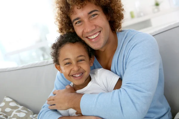 Otec a dítě baví — Stock fotografie