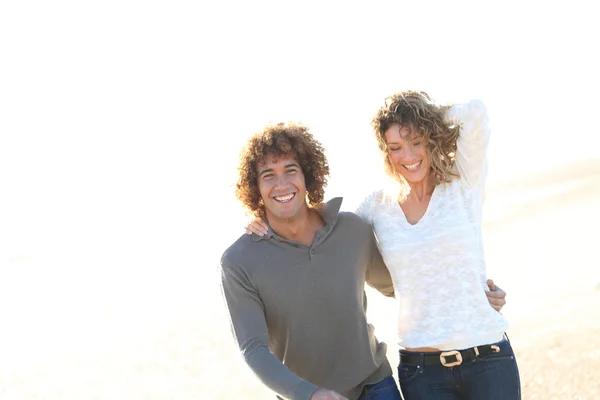 Sorrindo casal alegre — Fotografia de Stock