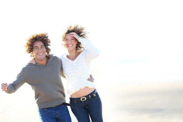 Sonriente pareja alegre — Foto de Stock