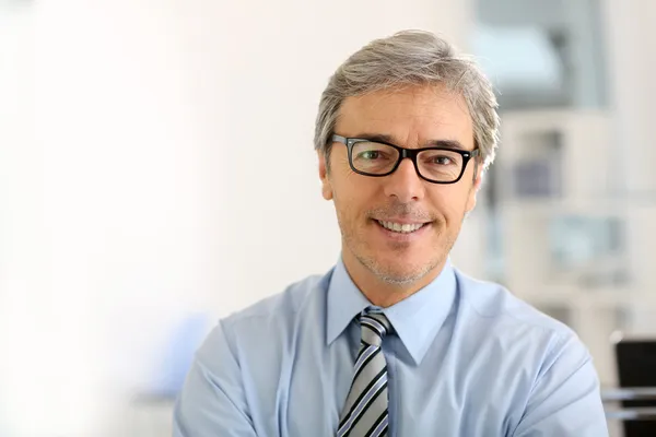 Biznesmen z okularów — Zdjęcie stockowe
