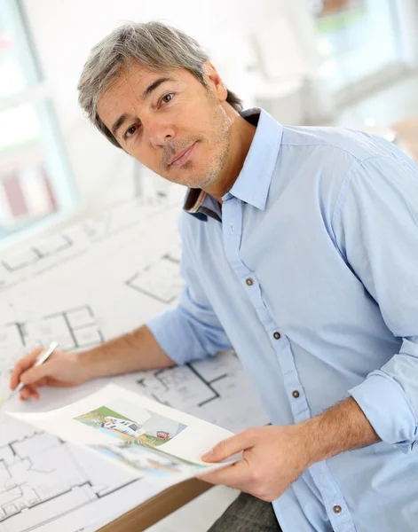 Architect designing house — Stock Photo, Image