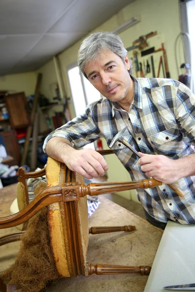 Craftsman in workshop — Stock Photo, Image