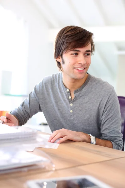 Studente in classe — Foto Stock