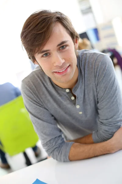 Estudiante en clase — Foto de Stock