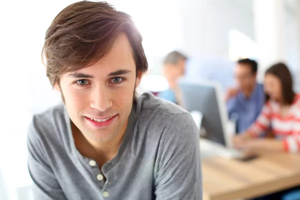 Studente in classe — Foto Stock