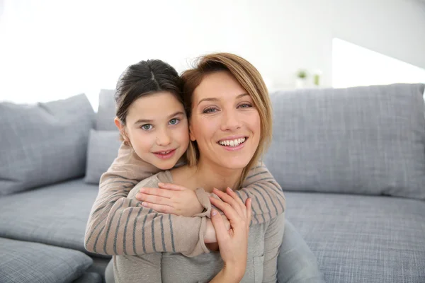 Mutter mit Tochter — Stockfoto