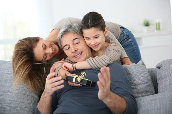 Familj firar fäder dag — Stockfoto