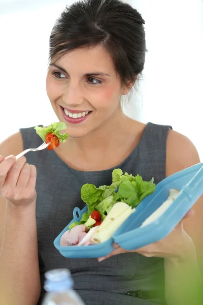 Businesswoman having lunch — Stock Photo, Image