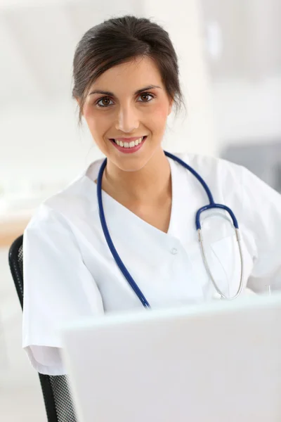 Studente di medicina in formazione — Foto Stock