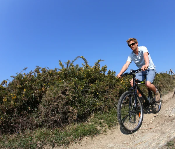 Man cykling cykel — Stockfoto