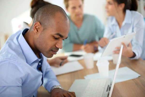 Persone in riunione di lavoro — Foto Stock