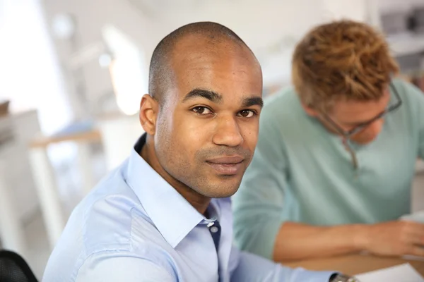 Man på affärsmöte — Stockfoto