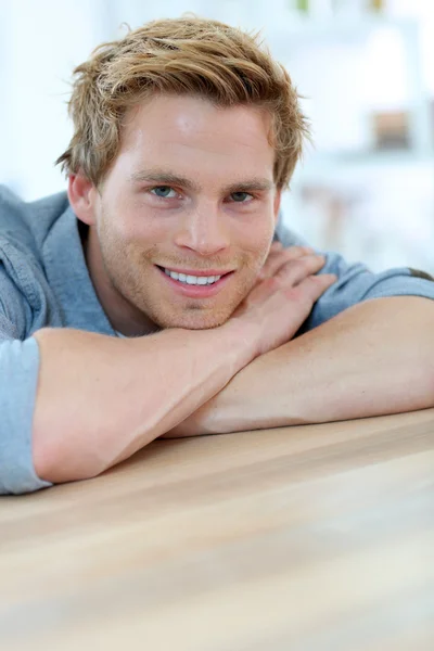 Smiling young man Royalty Free Stock Images