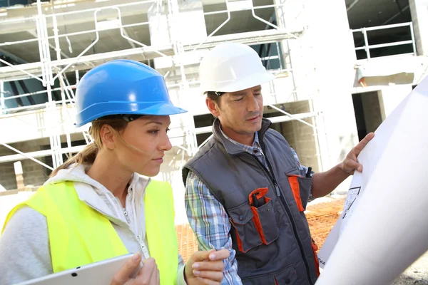 Engineers colleagues on building site — Stock Photo, Image