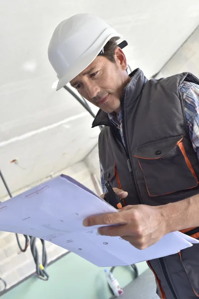 Bauarbeiter auf der Baustelle — Stockfoto