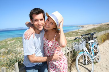 Çift adada tatil harcama