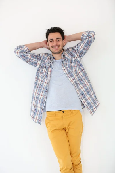 Ragazzo in pantaloni gialli — Foto Stock