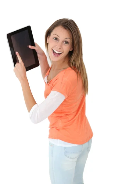 Дівчина показує екран планшета — стокове фото