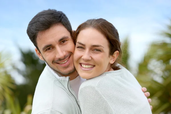 Casal sorridente — Fotografia de Stock