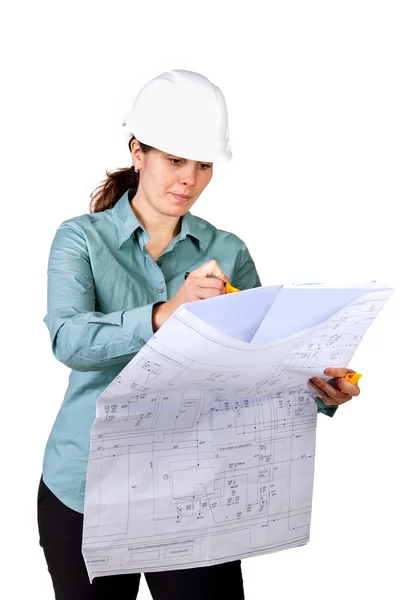 Jovem engenheiro feminino atraente com chapéu duro — Fotografia de Stock