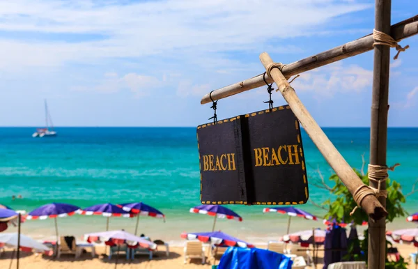 "Beach" sign - access to summer Beach — Stock Photo, Image