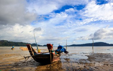 Tay longtail tekne deniz gelgit at